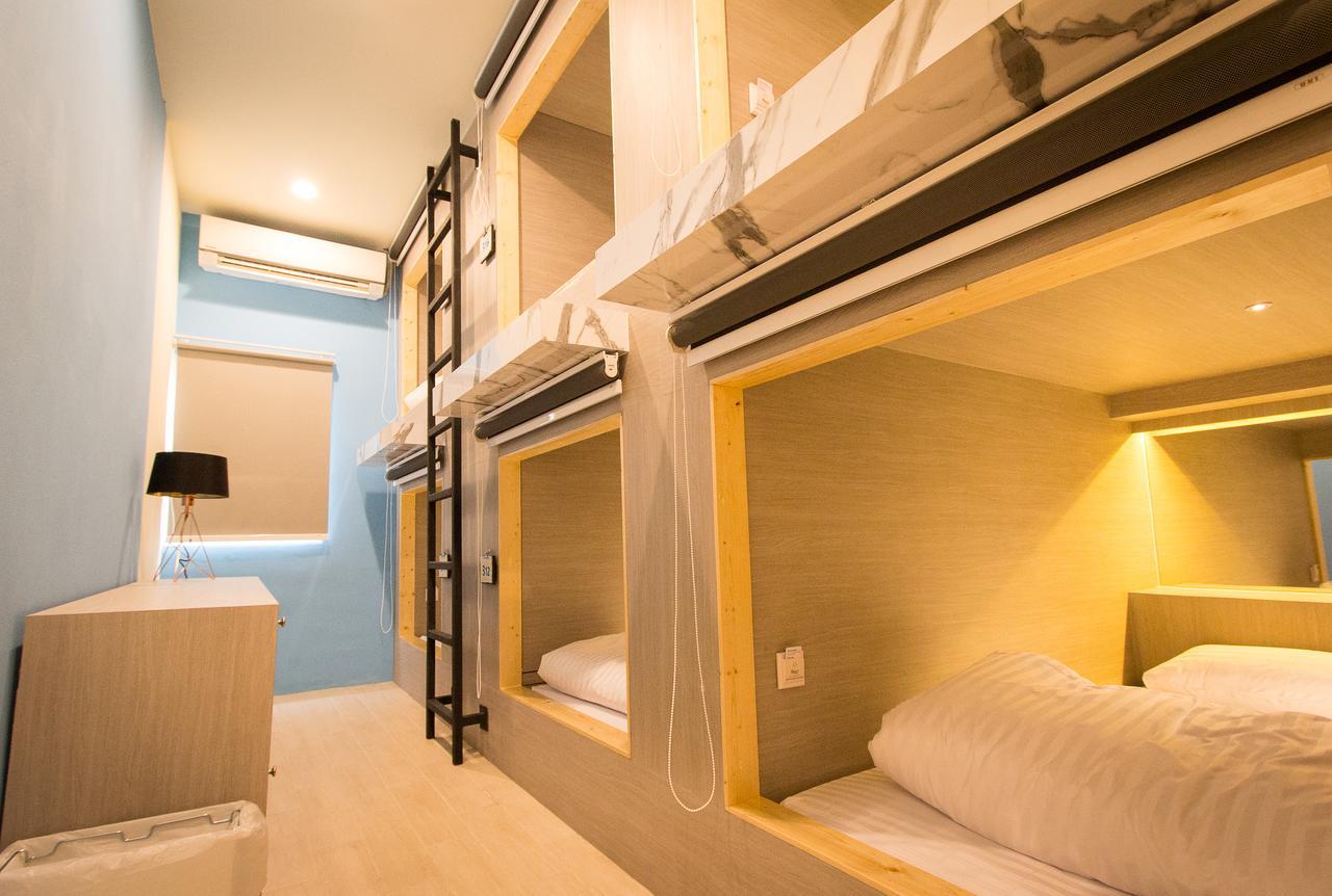 Capsule Bed Female Dormitory Room,633486537:JPEG